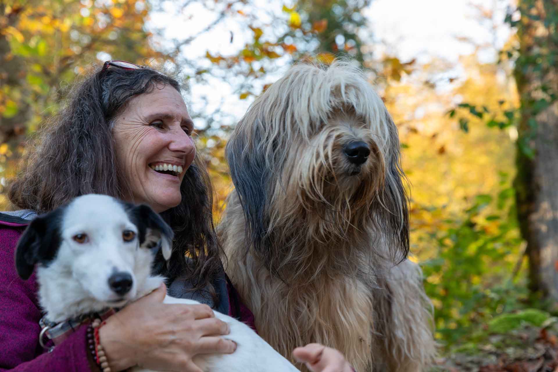 Paola Luminati, Zusammen Unterwegs. Hundebetreuung und Hundespaziergänge im Abo. Basel, Baselland